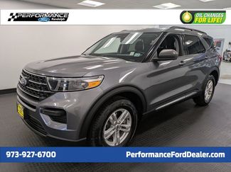 Certified 2022 Ford Explorer XLT image 1