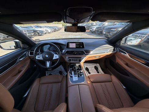 Used 2022 BMW 750i xDrive w/ Executive Package AWD/4WD image 23