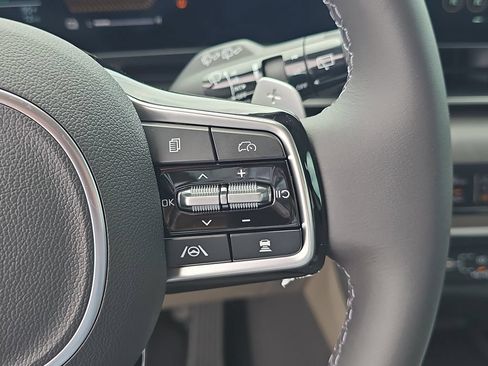 New 2026 Kia Carnival EX FWD image 33