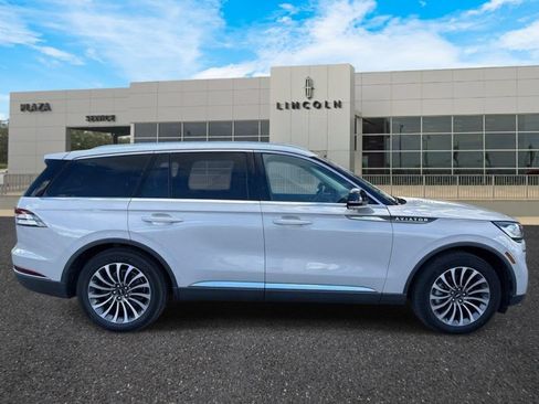 Certified 2020 Lincoln Aviator Reserve w/ Equipment Group 201A AWD/4WD image 2