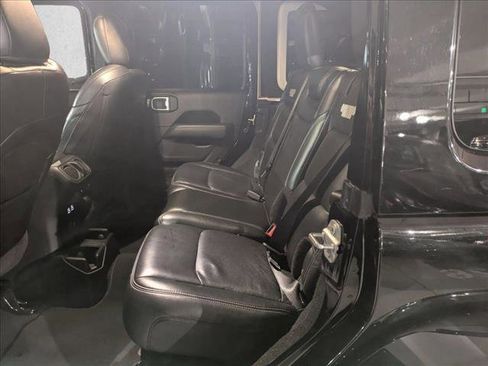 Used 2020 Jeep Wrangler Unlimited Sahara image 20