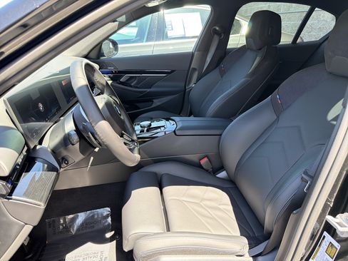Used 2026 BMW 530i RWD image 13