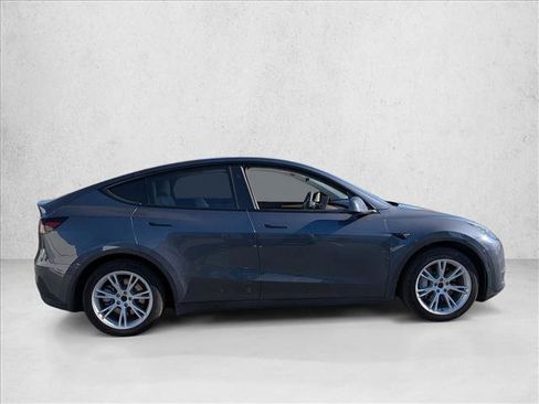 Used 2023 Tesla Model Y Long Range image 4