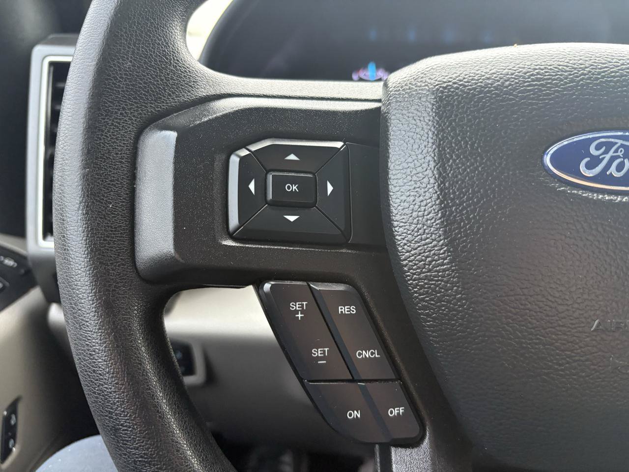 Used 2021 Ford F250 XLT w/ XLT Premium Package AWD/4WD image 23