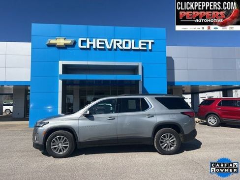 Used 2023 Chevrolet Traverse LT image 3