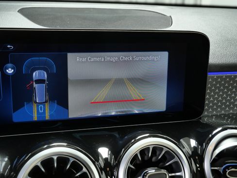Certified 2026 Mercedes-Benz GLB 250 4MATIC image 25