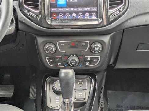 Used 2019 Jeep Compass Limited image 16