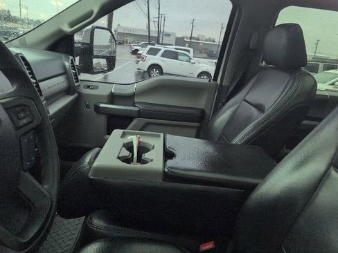 Used 2022 Ford F250 XLT w/ XLT Premium Package image 5