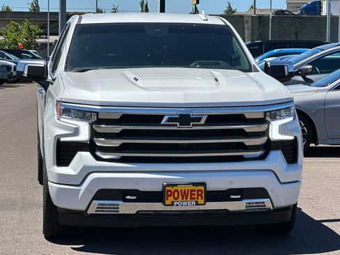 Used 2024 Chevrolet Silverado 1500 High Country w/ Technology Package AWD/4WD image 9