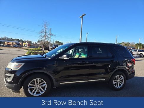 Certified 2017 Ford Explorer XLT w/ Equipment Group 202A image 3