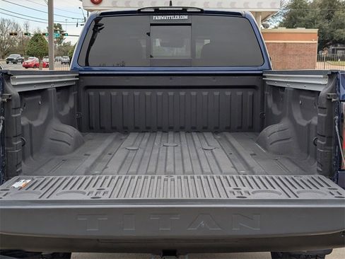 Used 2024 Nissan Titan PRO-4X w/ Pro-4x Convenience Package image 10