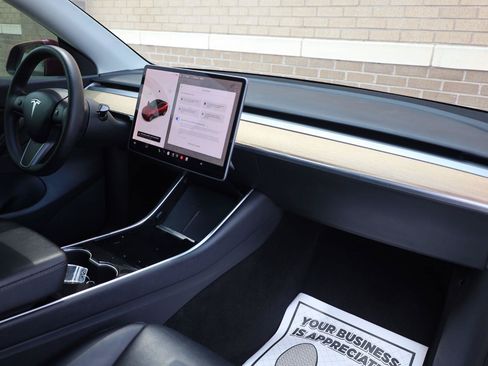 Used 2021 Tesla Model Y 2WD image 29