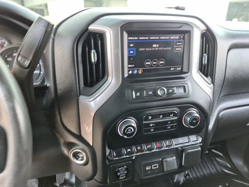 Used 2023 Chevrolet Silverado 1500 W/T w/ Z71 Off-Road Package AWD/4WD image 14