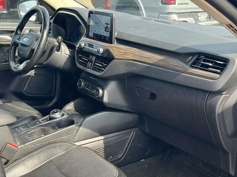 Used 2020 Ford Escape Titanium AWD/4WD image 25