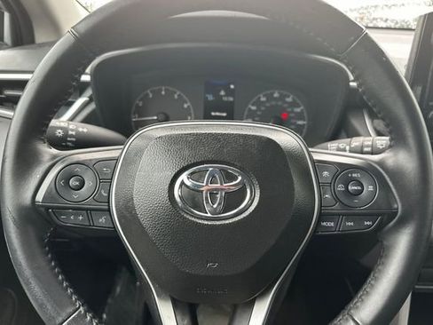 Used 2025 Toyota Corolla Cross LE image 27