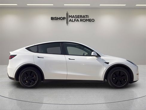 Used 2023 Tesla Model Y Long Range image 8