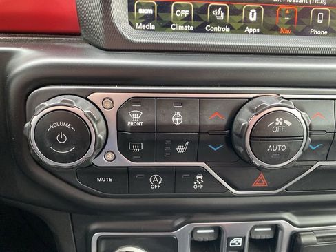 Used 2022 Jeep Gladiator Rubicon w/ LED Lighting Group image 24