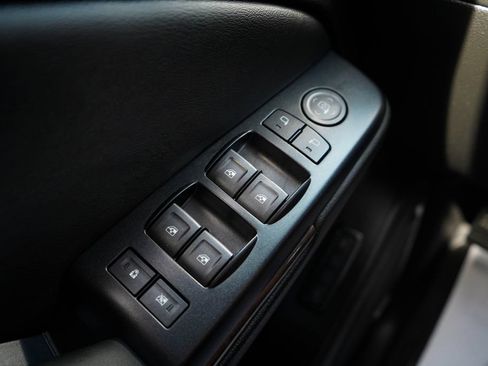 Used 2019 Chevrolet Suburban LT AWD/4WD image 28