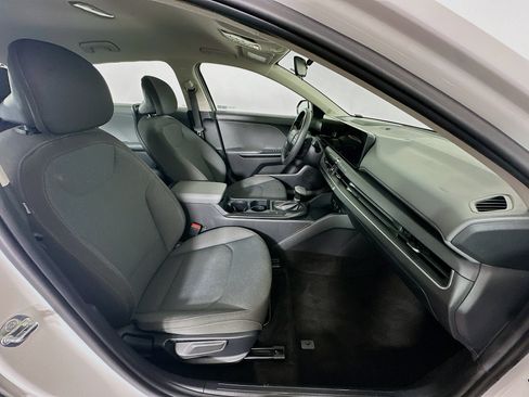Used 2025 Kia K4 FWD image 31