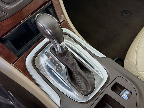 Used 2017 Buick Regal Sport Touring image 20