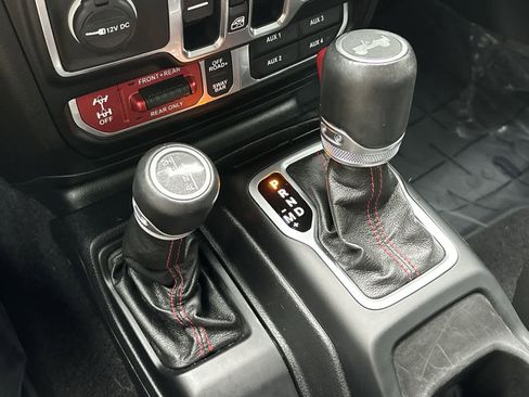 Used 2021 Jeep Wrangler Unlimited Rubicon image 30