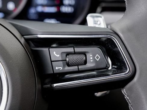 Certified 2026 Porsche Macan AWD/4WD image 13