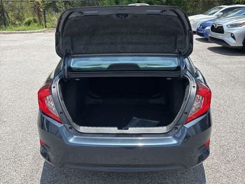 Used 2017 Honda Civic Touring image 10