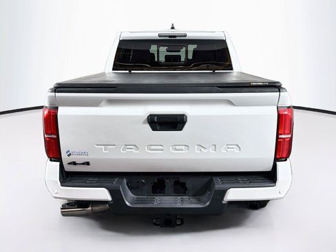 Used 2024 Toyota Tacoma TRD Off-Road w/ TRD Off Road Upgrade Package AWD/4WD image 10