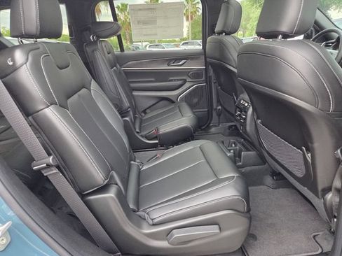 New 2026 Jeep Grand Cherokee L Limited AWD/4WD image 17