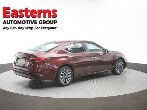 Used 2024 Nissan Altima 2.5 SV FWD image 40