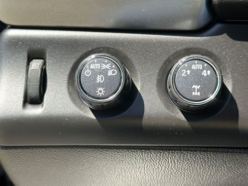 Used 2016 Chevrolet Tahoe LTZ AWD/4WD image 25