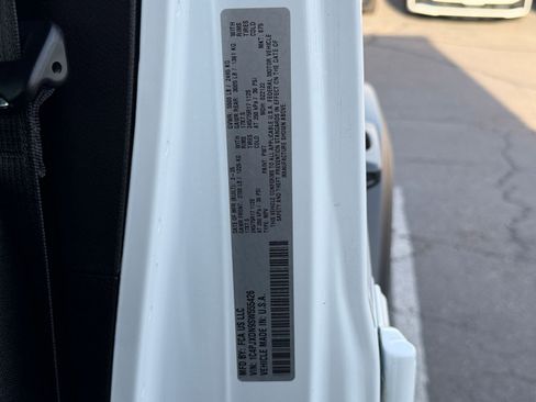 Used 2025 Jeep Wrangler Sport S image 28