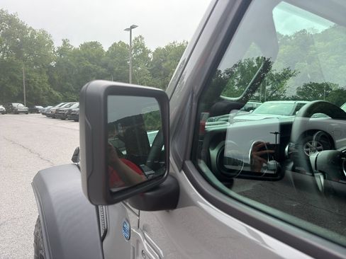 Used 2023 Jeep Wrangler Unlimited w/ Sun & Screen Package AWD/4WD image 10