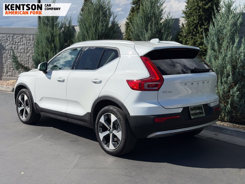 Used 2025 Volvo XC40 B5 Plus AWD/4WD image 5