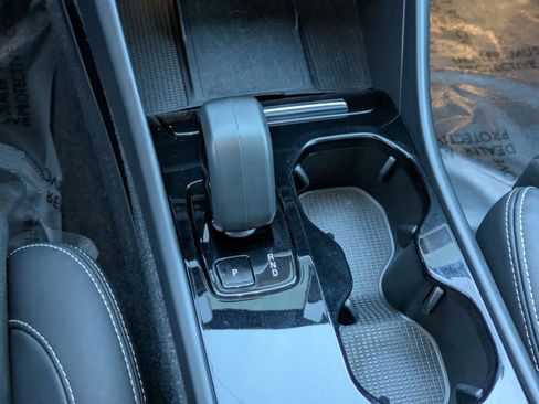 Certified 2023 Volvo C40 P8 Recharge Ultimate w/ Protection Package Premier image 22