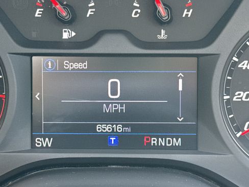 Used 2020 Chevrolet Camaro LT image 25