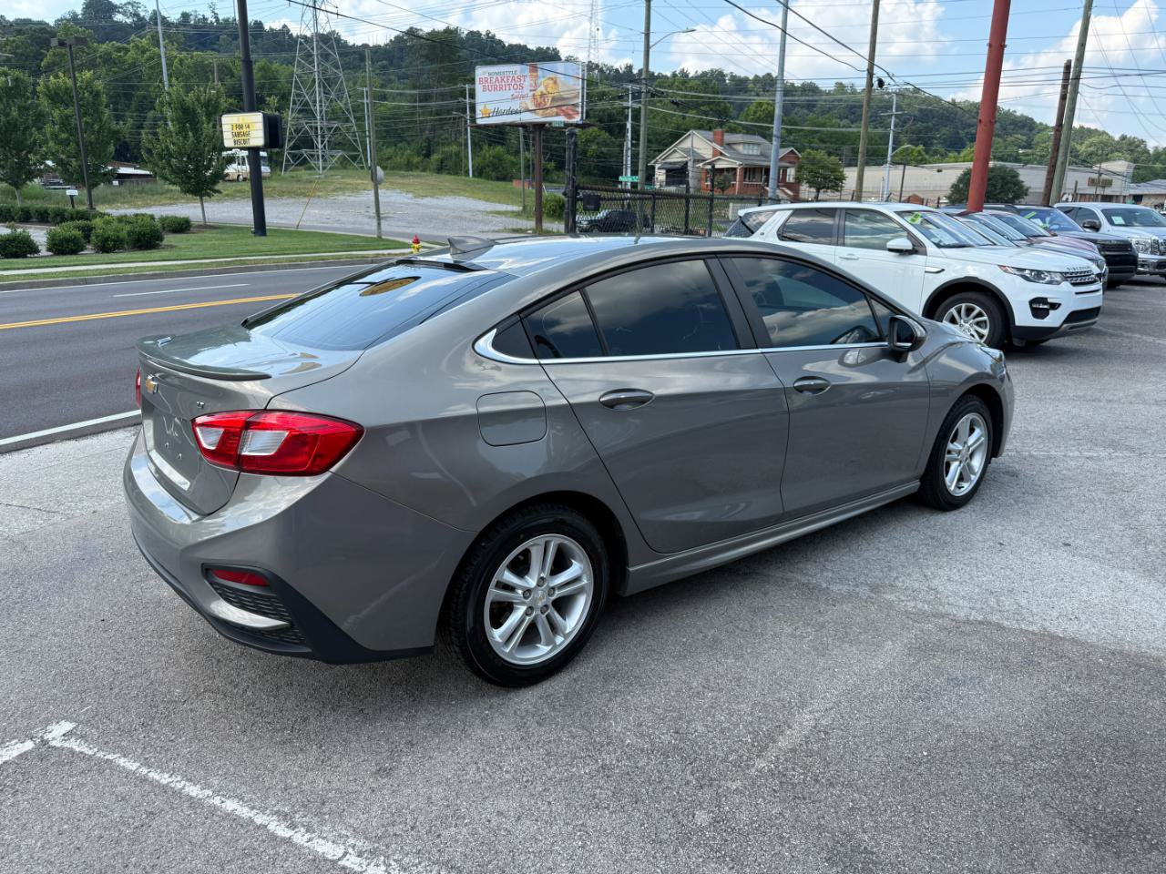 Used 2018 Chevrolet Cruze LT w/ Convenience Package FWD image 43