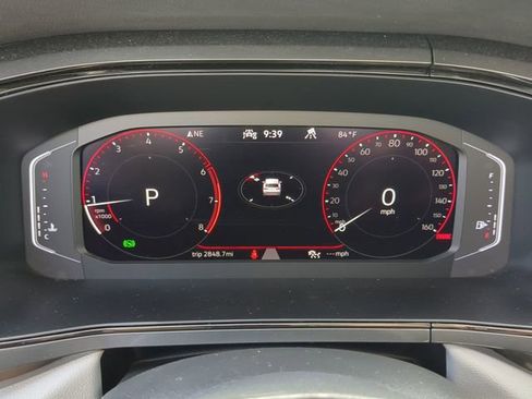 Used 2023 Volkswagen Taos SEL AWD/4WD image 33