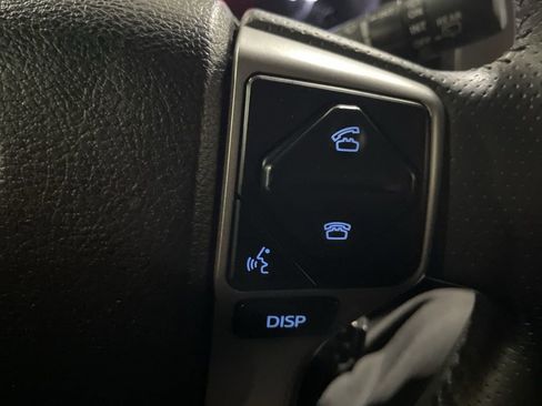 Used 2018 Toyota 4Runner SR5 AWD/4WD image 21