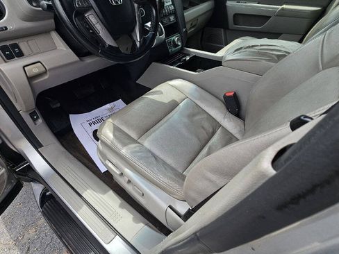 Used 2010 Honda Pilot Touring image 16