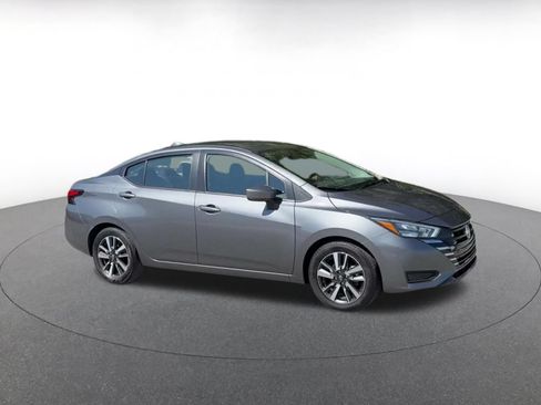 Used 2025 Nissan Versa SV FWD image 2