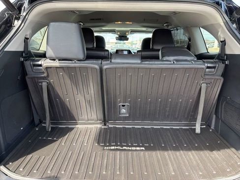 Used 2022 Toyota Highlander Limited image 39