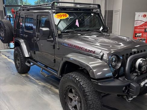 Used 2016 Jeep Wrangler Unlimited Rubicon w/ Connectivity Group AWD/4WD image 3
