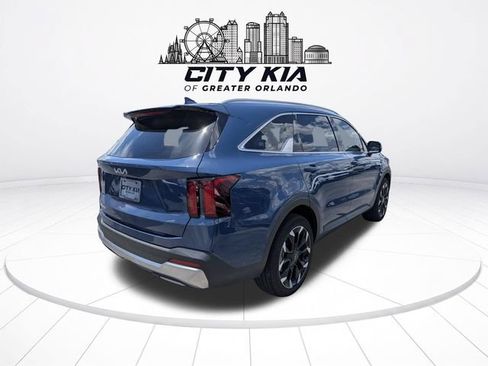 Used 2025 Kia Sorento EX w/ Panoramic Sunroof Package FWD image 5