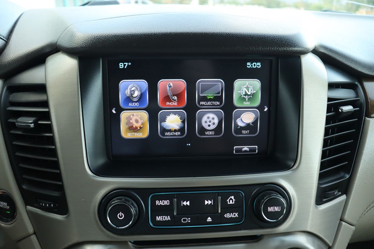 Used 2020 GMC Yukon XL Denali w/ Denali Premium Package AWD/4WD image 38