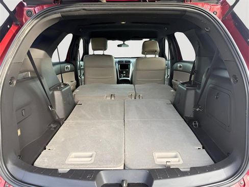 Used 2014 Ford Explorer XLT w/ Equipment Group 202A image 12