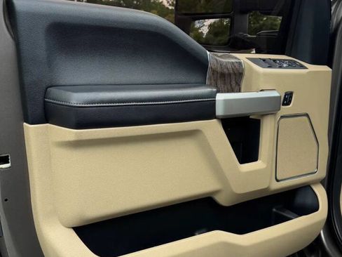 Used 2019 Ford F250 Lariat w/ Lariat Ultimate Package AWD/4WD image 13