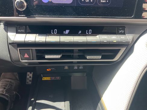 Used 2026 Toyota Camry SE FWD image 19