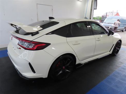 Used 2023 Honda Civic Type R image 15