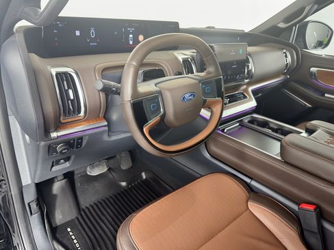 Used 2025 Ford Expedition King Ranch AWD/4WD image 4